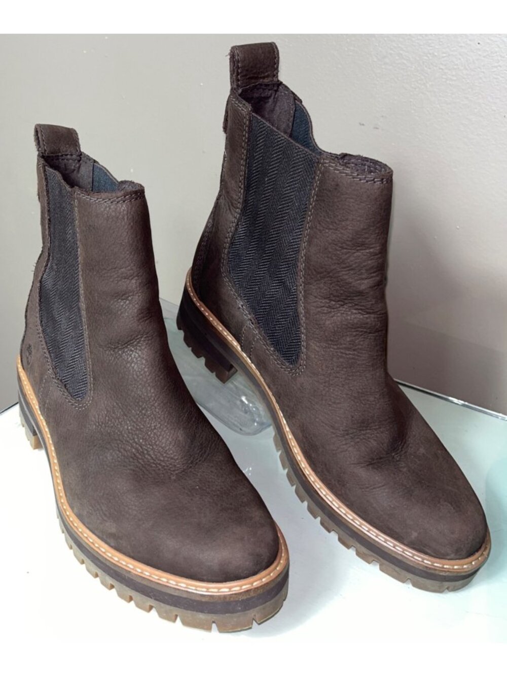 Timberland Courmayeur Valley Boots Chelsea Brown Lug Chunky Sole Rugged Wom 9.5 - Picture 2 of 11